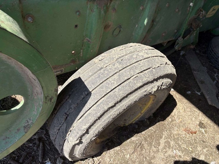 john-deere-24t-image-3