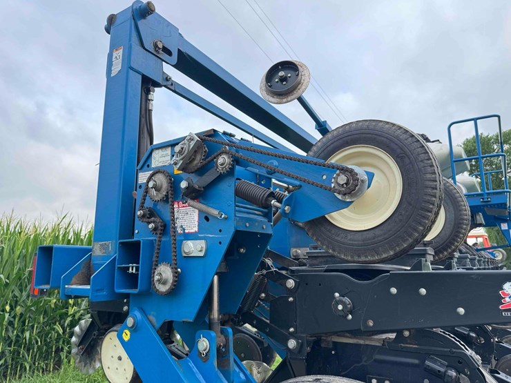 2014-kinze-3600-image-7