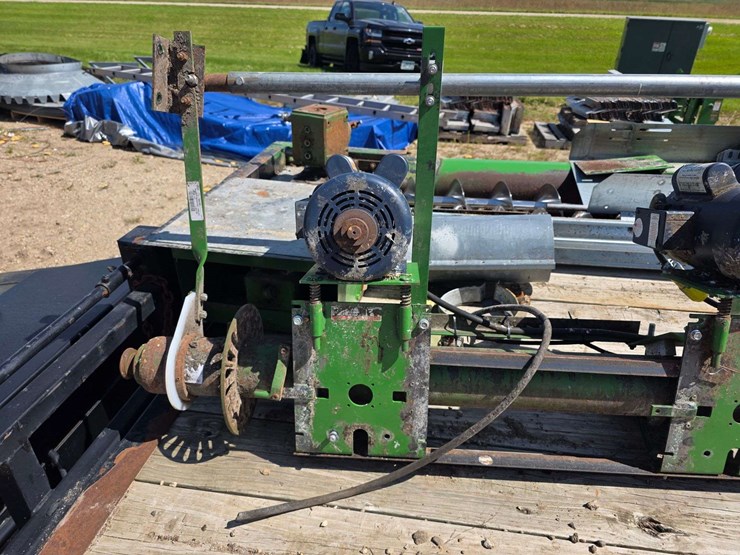 36’-stirrator,-230v,-1-phase,-3-down-augers,-currently-for-7-ring-bin-,-3-–-2hp-electric-motors,-upg-image-5
