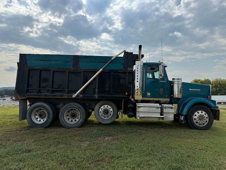 western-star-4900-image-6