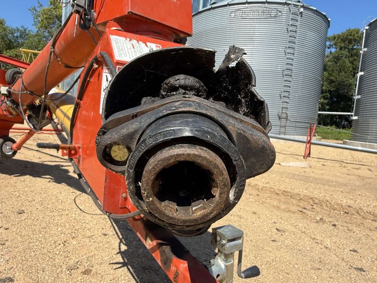 westfield-mk-100-61-auger-with-dual-auger-swing-hopper,-hydraulic-lift,-electric-hopper-walker-with-image-18
