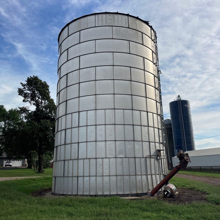Herd King 10,000 Bushel Grain Bin