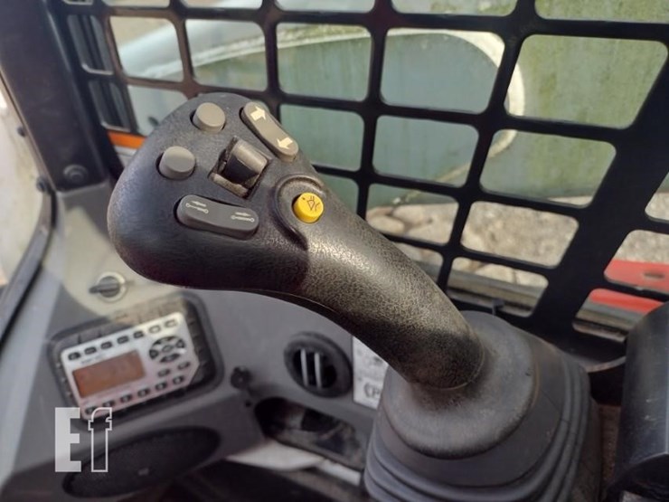 2022-bobcat-s740-image-9