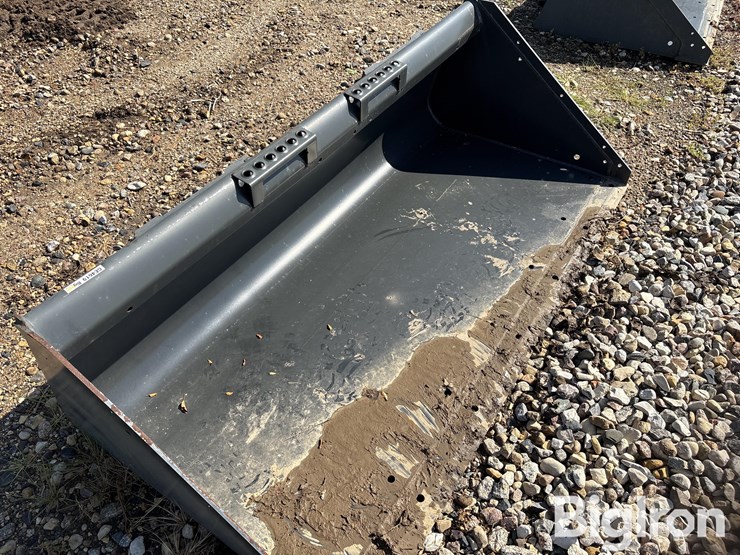 bobcat-68”-heavy-duty-skid-steer-bucket-image-11