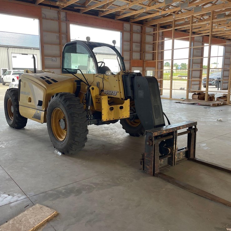 NEW HOLLAND M428