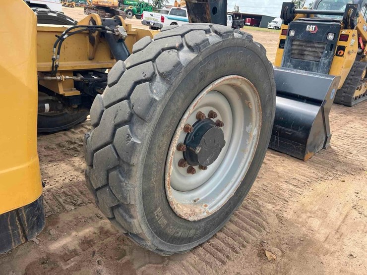 2014-caterpillar-tl642c-image-20