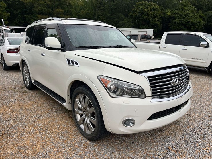 2012-infiniti-qx56-image-3
