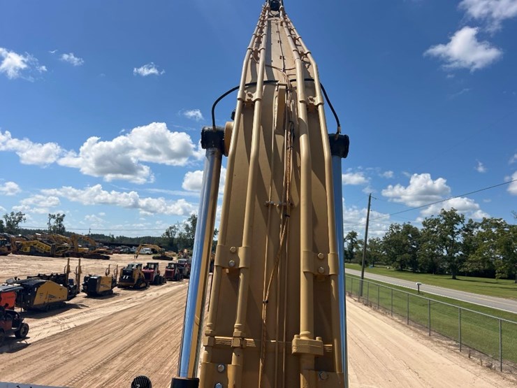 2019-caterpillar-330gc-image-19