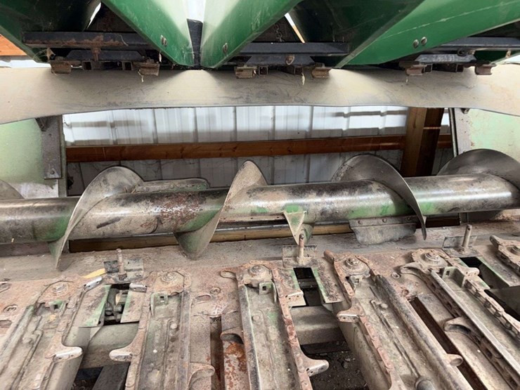 john-deere-12r22”-40-series-cornhead,-gvl-poly-snouts,-cob-saver,-powershafts-image-13