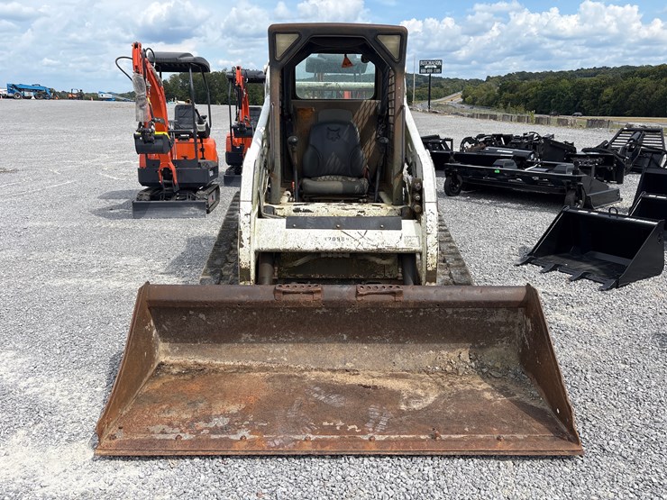 2010-bobcat-t190-image-2