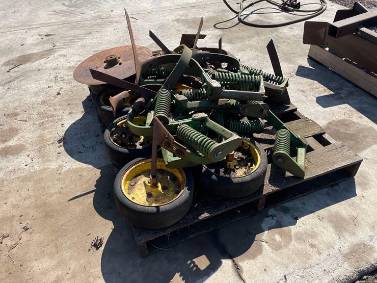john-deere-row-crop-cultivator-parts-image-2