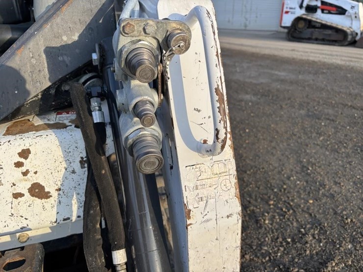 2018-bobcat-t450-image-13
