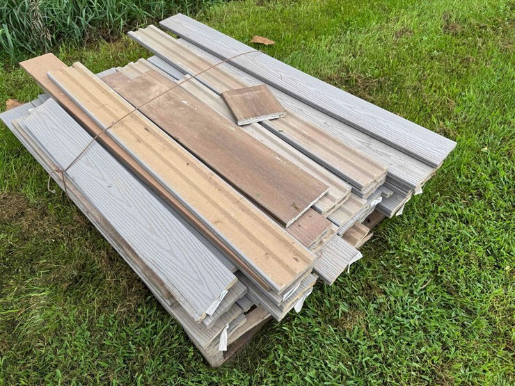 pallet-of-short-composite-decking-image-4