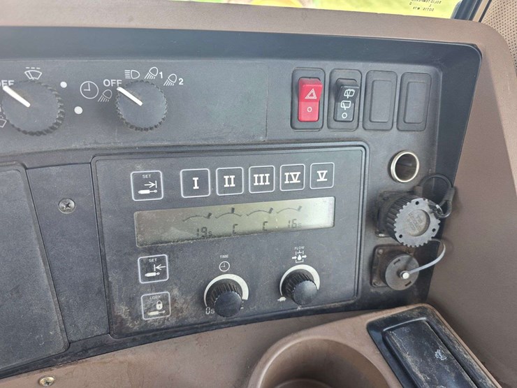 2000-john-deere-9400t-image-62