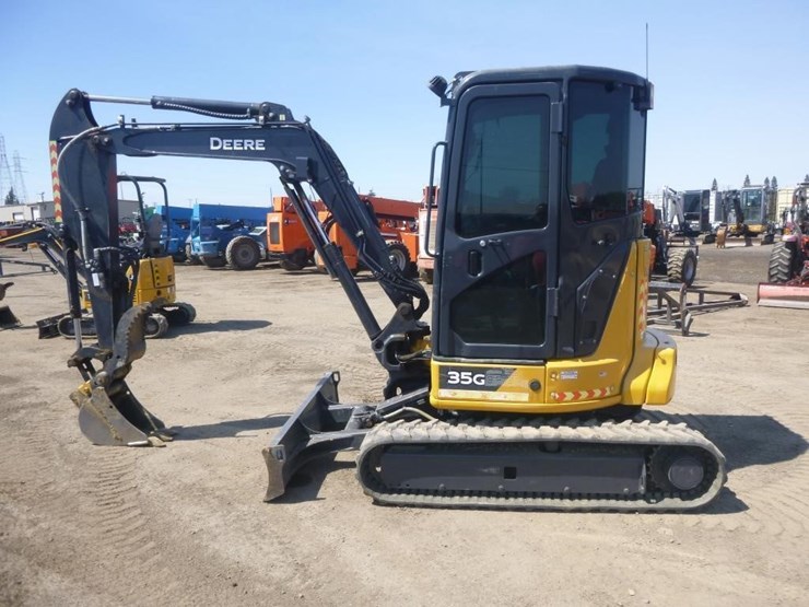 2022-deere-35g-image-5