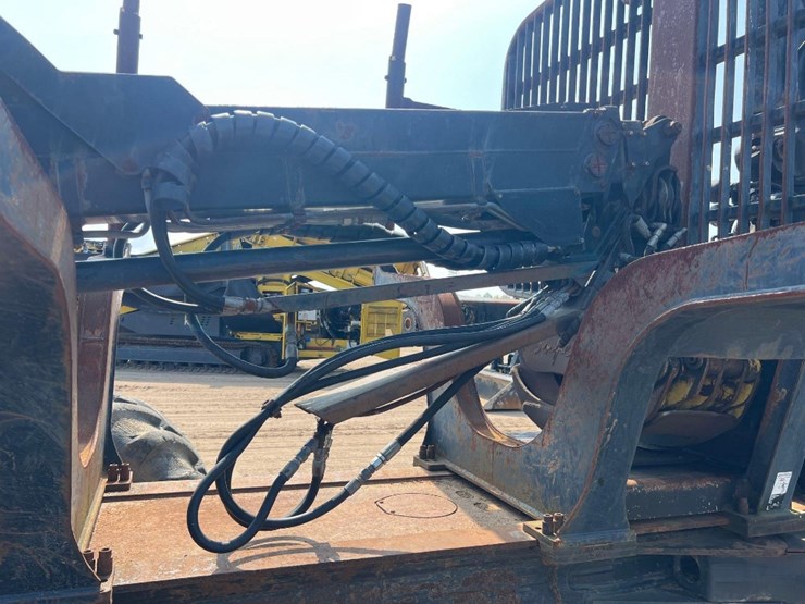 2010-deere-1110e-image-19