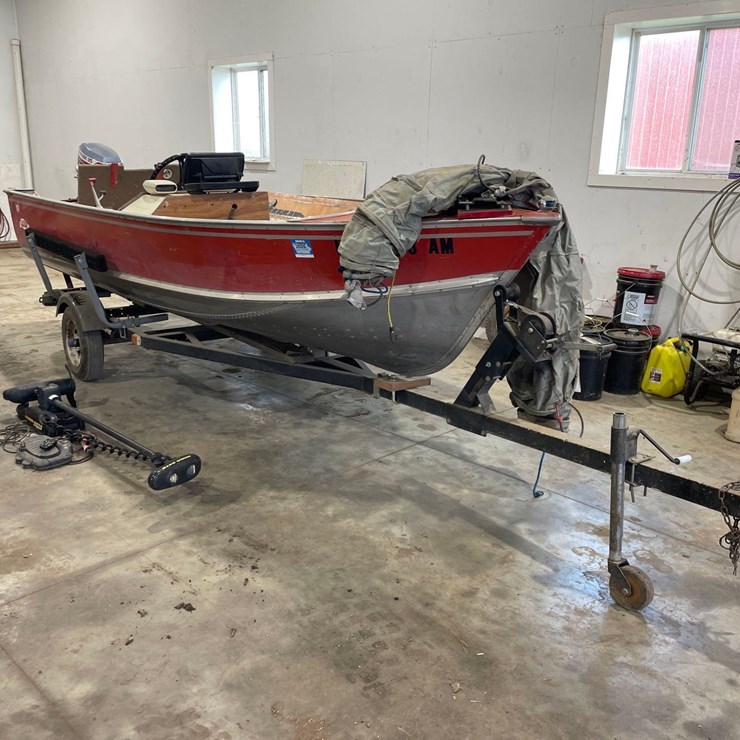 1979 Lund 16ft Mister Pike Fishing Boat