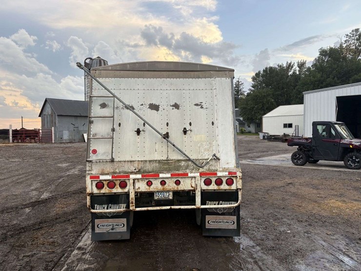 1979-cornhusker-800-40’-hopper-trailer,-66”-sides,-96”-wide,-tandem-axle,-11r24.5-on-steel-budd-rims-image-5