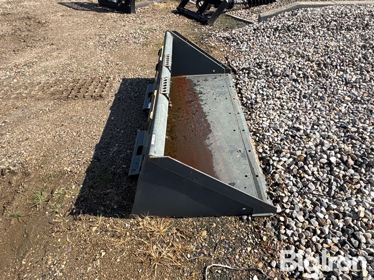 bobcat-74”-heavy-duty-skid-steer-bucket-image-4