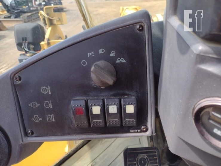 2002-caterpillar-938g-image-7