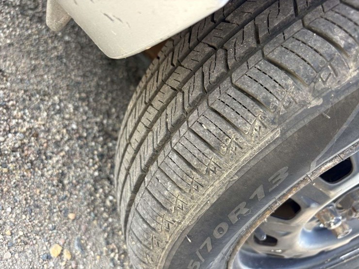 2000-hyundai-accent,-2-door,-175/70r13-tires,-5-speed-manual,-cloth,-receiver-hitch,-161058-miles,-t-image-9