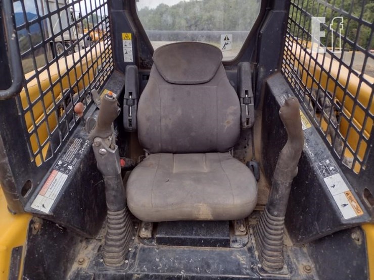 john-deere-270-image-11