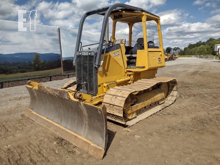 2004-deere-650h-image-40