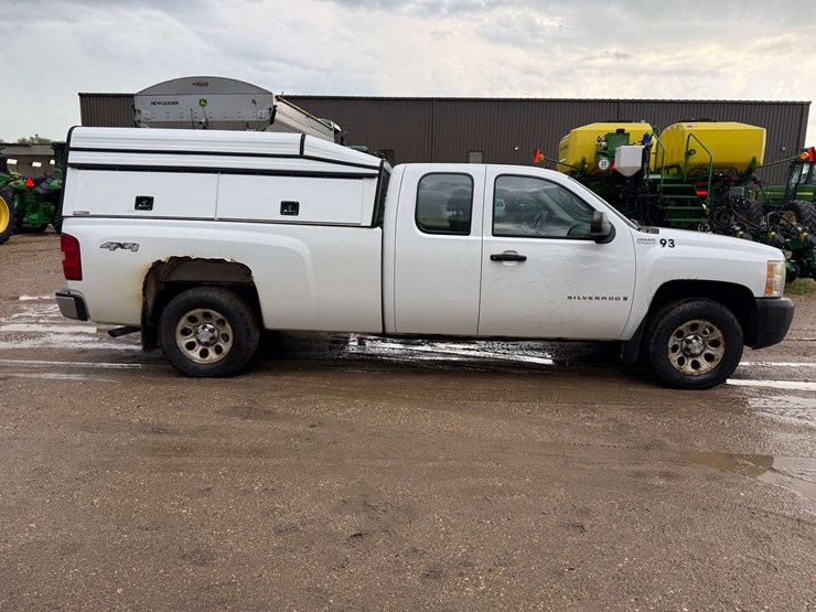 2009-chevrolet-1500-image-3
