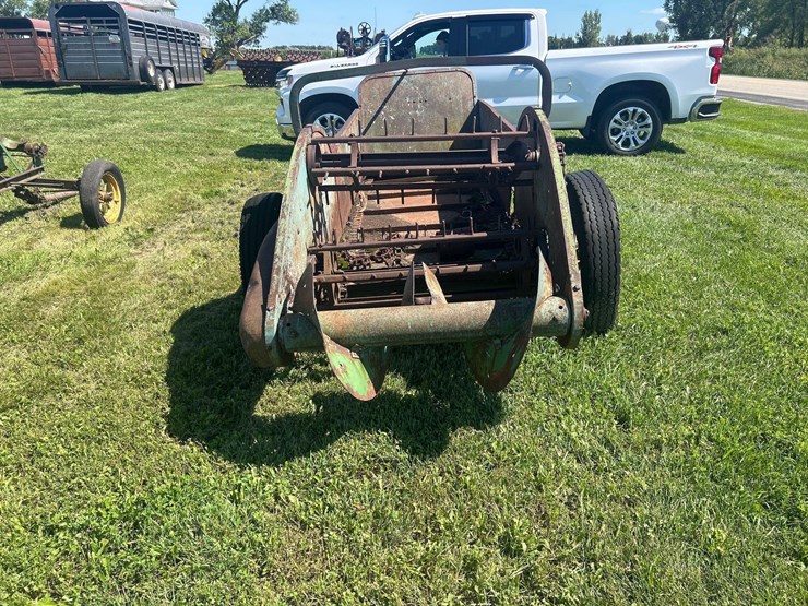 antique-manure-spreader-image-4