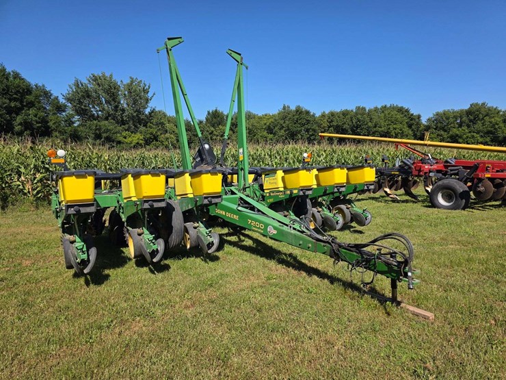 john-deere-7200-image-4