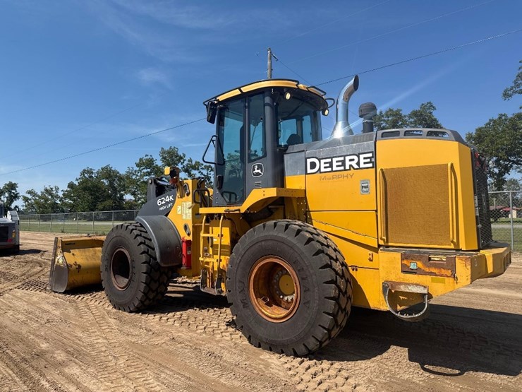 2016-deere-624k-image-8