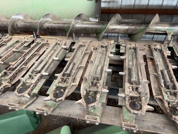 john-deere-12r22”-40-series-cornhead,-gvl-poly-snouts,-cob-saver,-powershafts-image-10