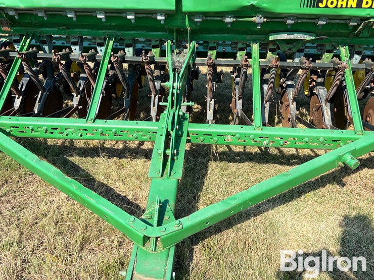john-deere-450-image-11