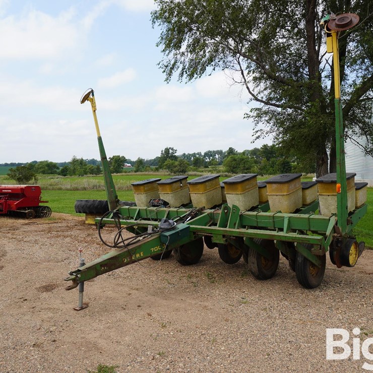 JOHN DEERE 7000