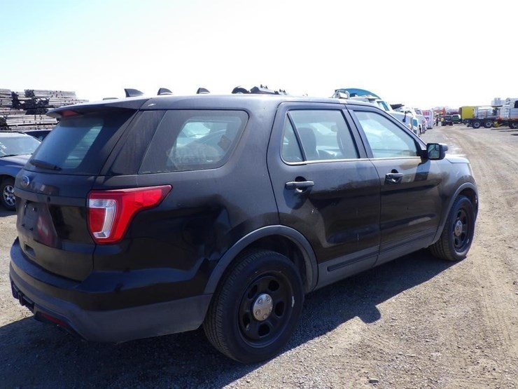 2017-ford-explorer-image-3
