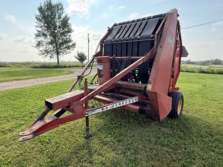 massey-ferguson-560-image-11