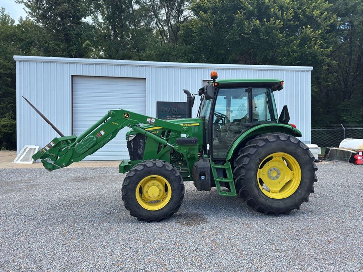 2020-john-deere-6120e-image-2