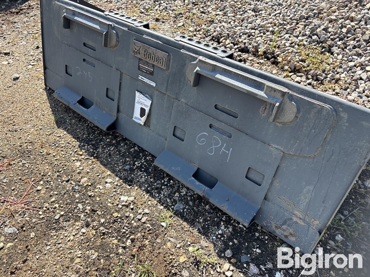bobcat-68”-heavy-duty-skid-steer-bucket-image-12