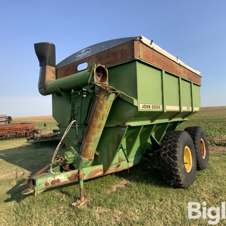 JOHN DEERE 650