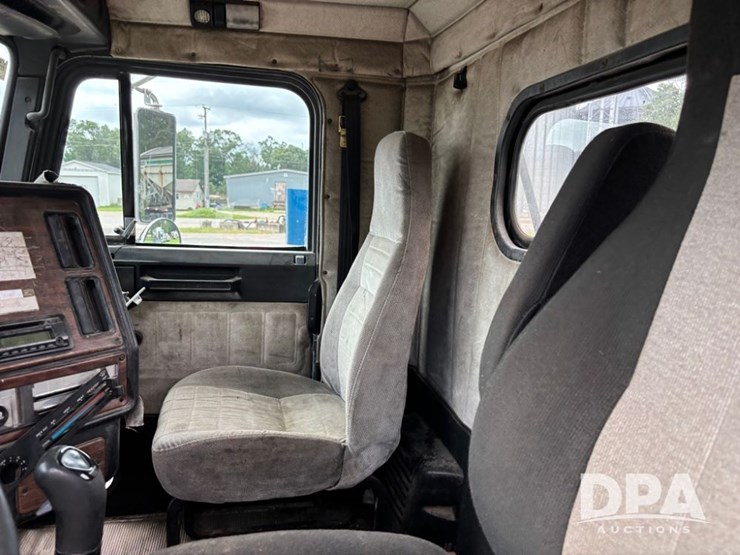 1999-freightliner-truck-(dr12135-unit-474)-image-61