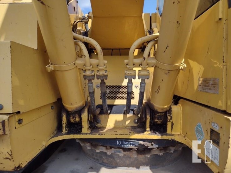 2011-komatsu-pc228us-lc-8-image-21