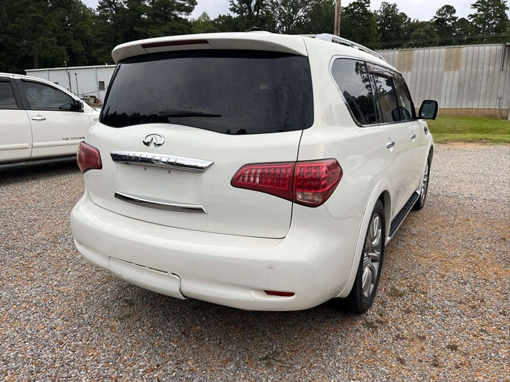 2012-infiniti-qx56-image-4