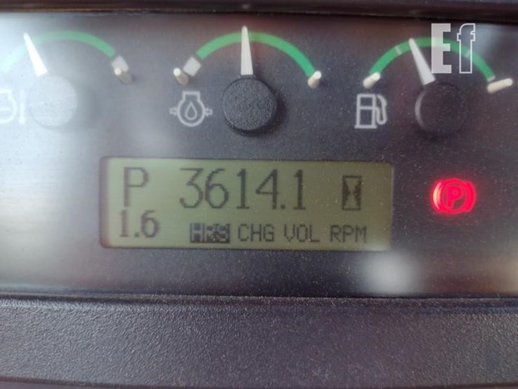 2012-deere-700j-lt-image-6