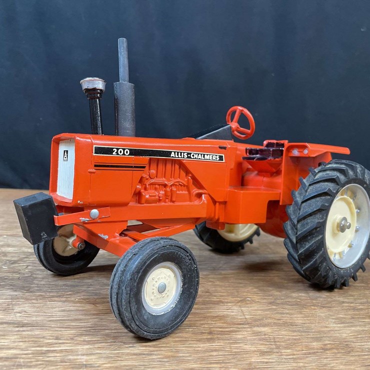 1/16 AC 200 Ertl