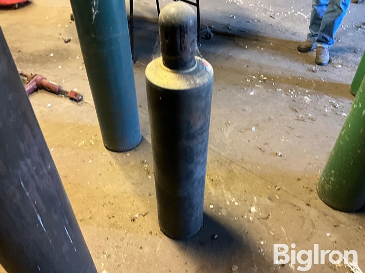 compressed-gas-cylinder-image-3
