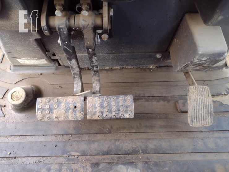 2020-deere-410l-image-9