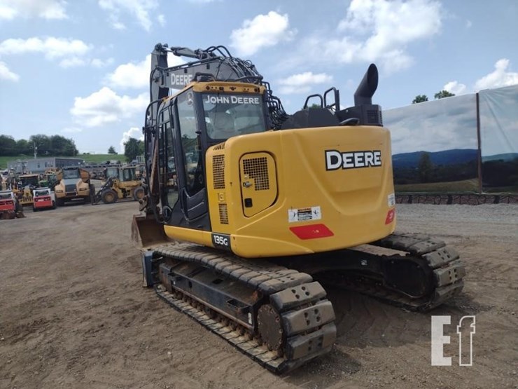 2019-deere-135g-image-54