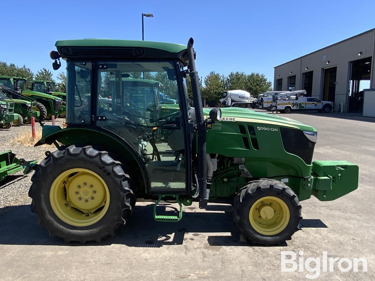2016-john-deere-5090gn-image-4