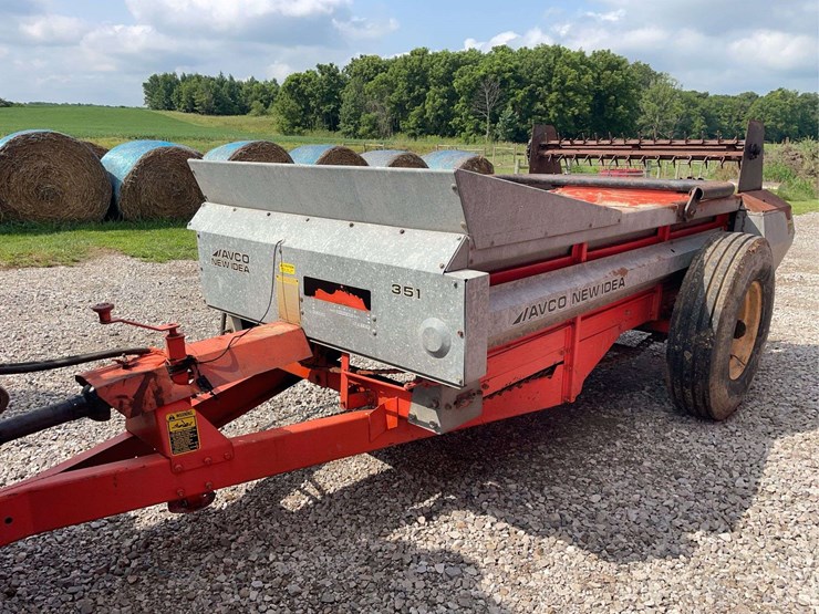 avco-new-idea-manure-spreader-image-2