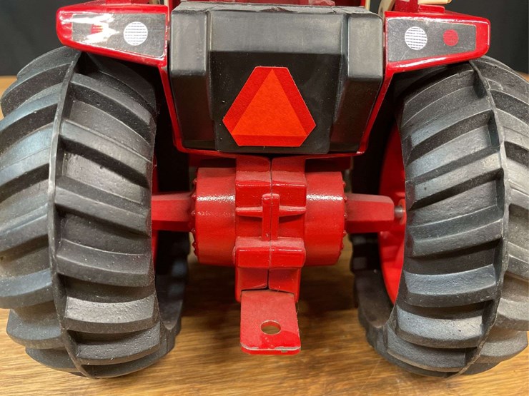 1/16-ih-3588-ertl-image-13